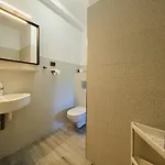 Old Town Retreat 9 *