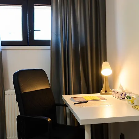 Old Town Retreat 9 Апартаменты *