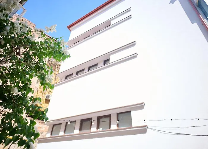 Old Town Retreat 9 *